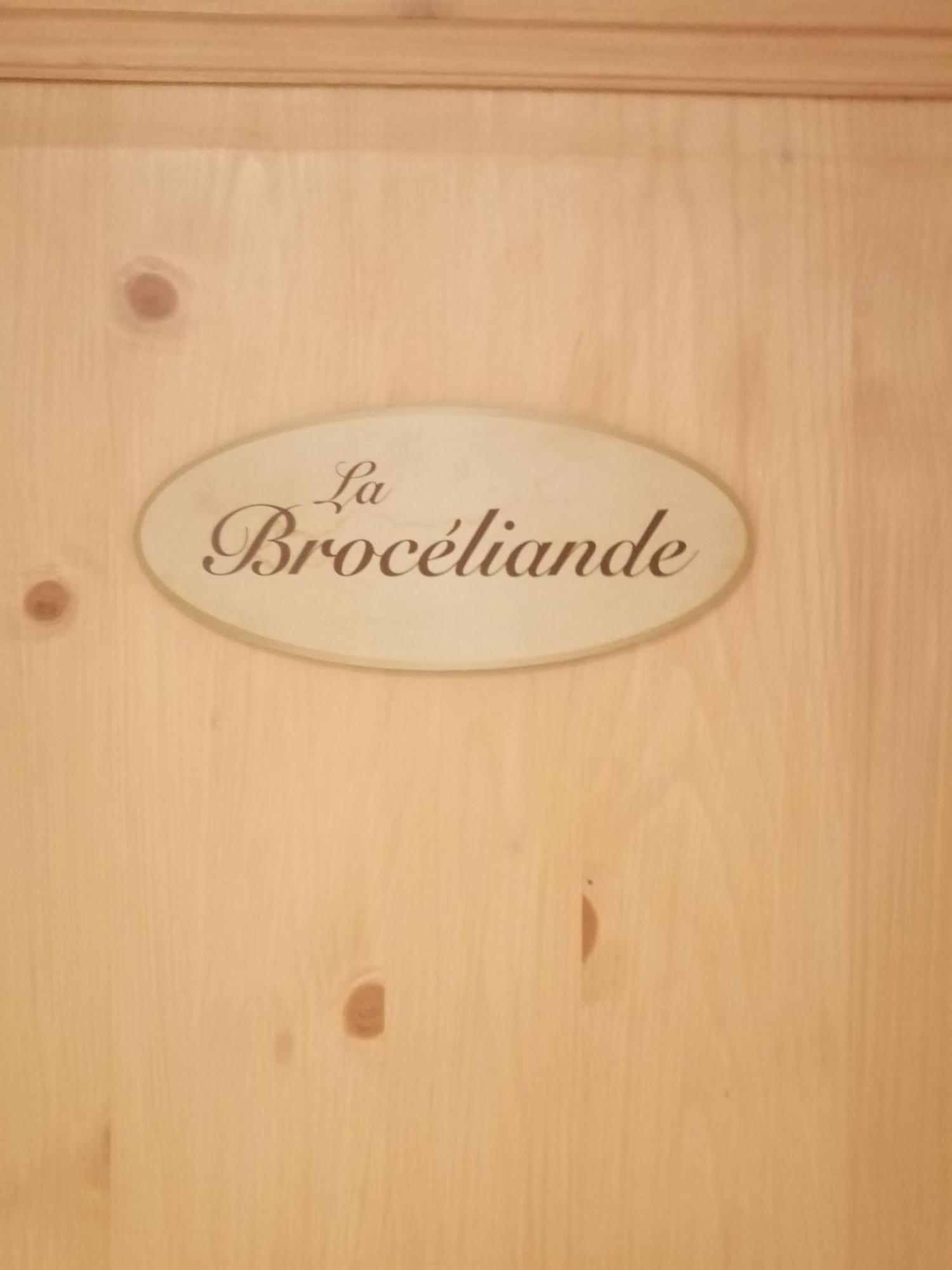 Le Douetaux Chambres D'Hotes La Baussaine Szoba fotó