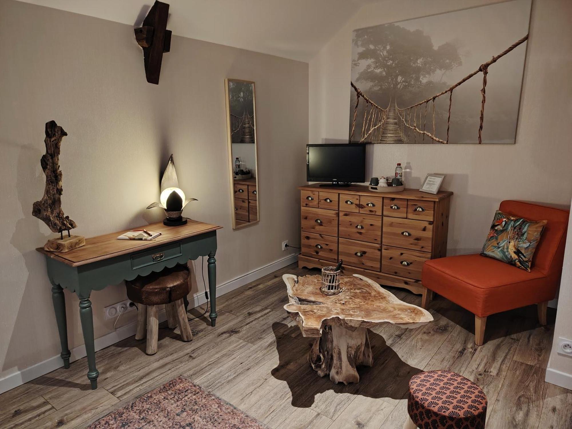 Le Douetaux Chambres D'Hotes La Baussaine Szoba fotó